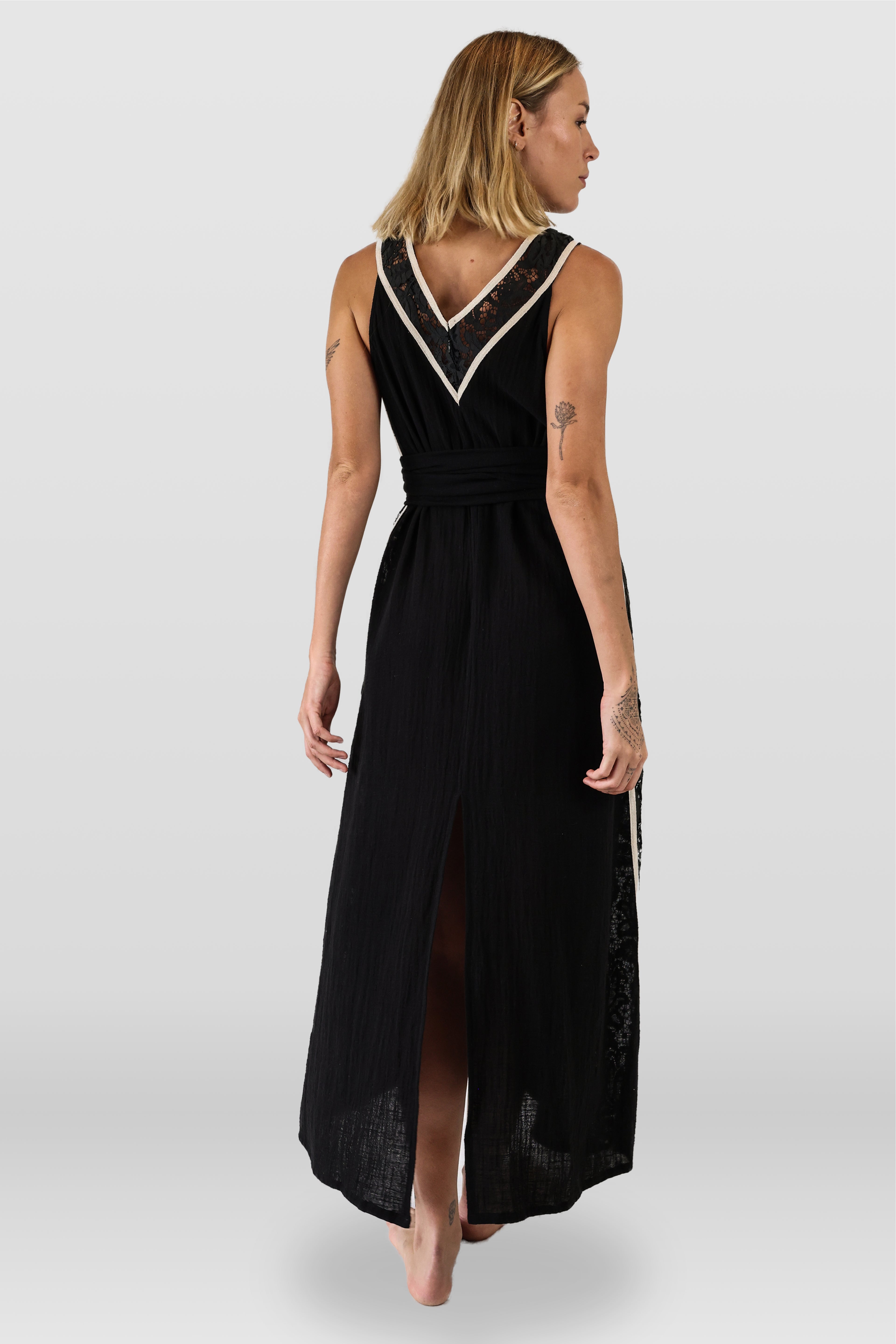 ANNA long dress with slit and belt