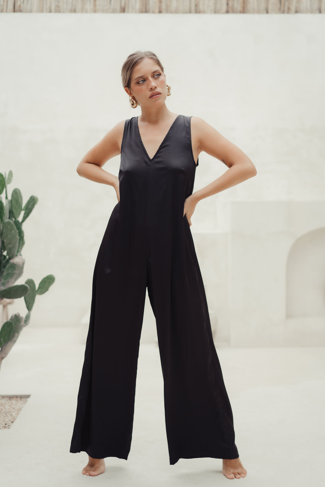 SOLENE Sleeveless jumpsuit with V neckline