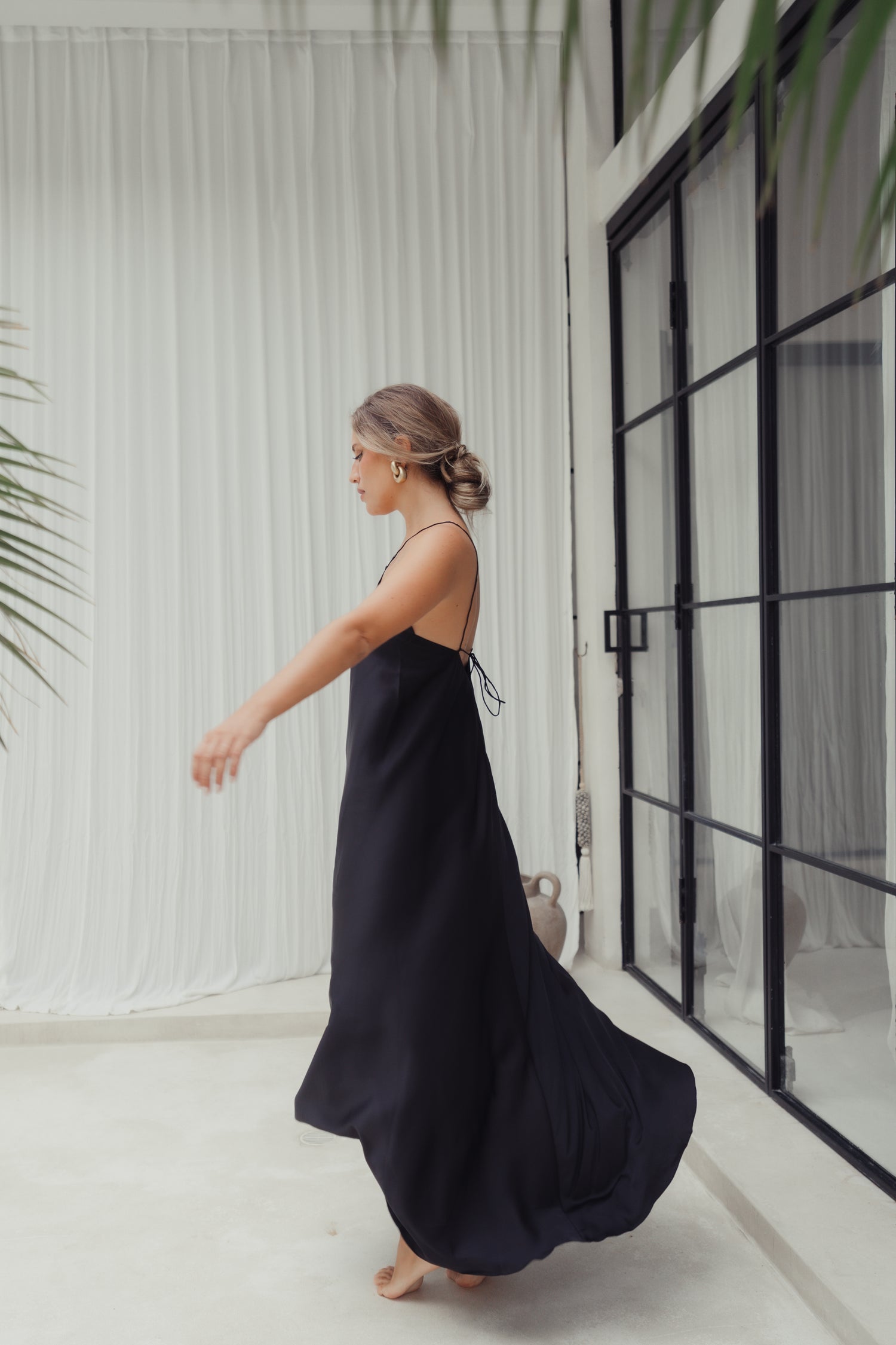 JADE long dress with thin straps and backless